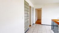 Zugang zum separaten Zimmer - Charmante 5-Zimmerwohnung mit Seesicht in Thalwil